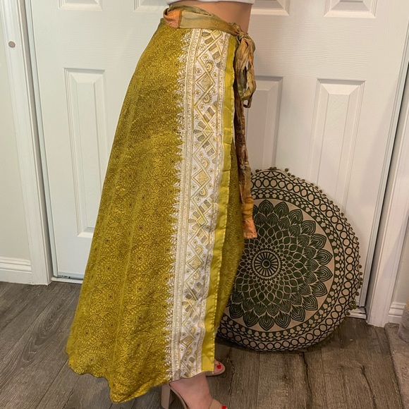 Hand made reversible skirt, adjustable. One size - Picture 2 of 5